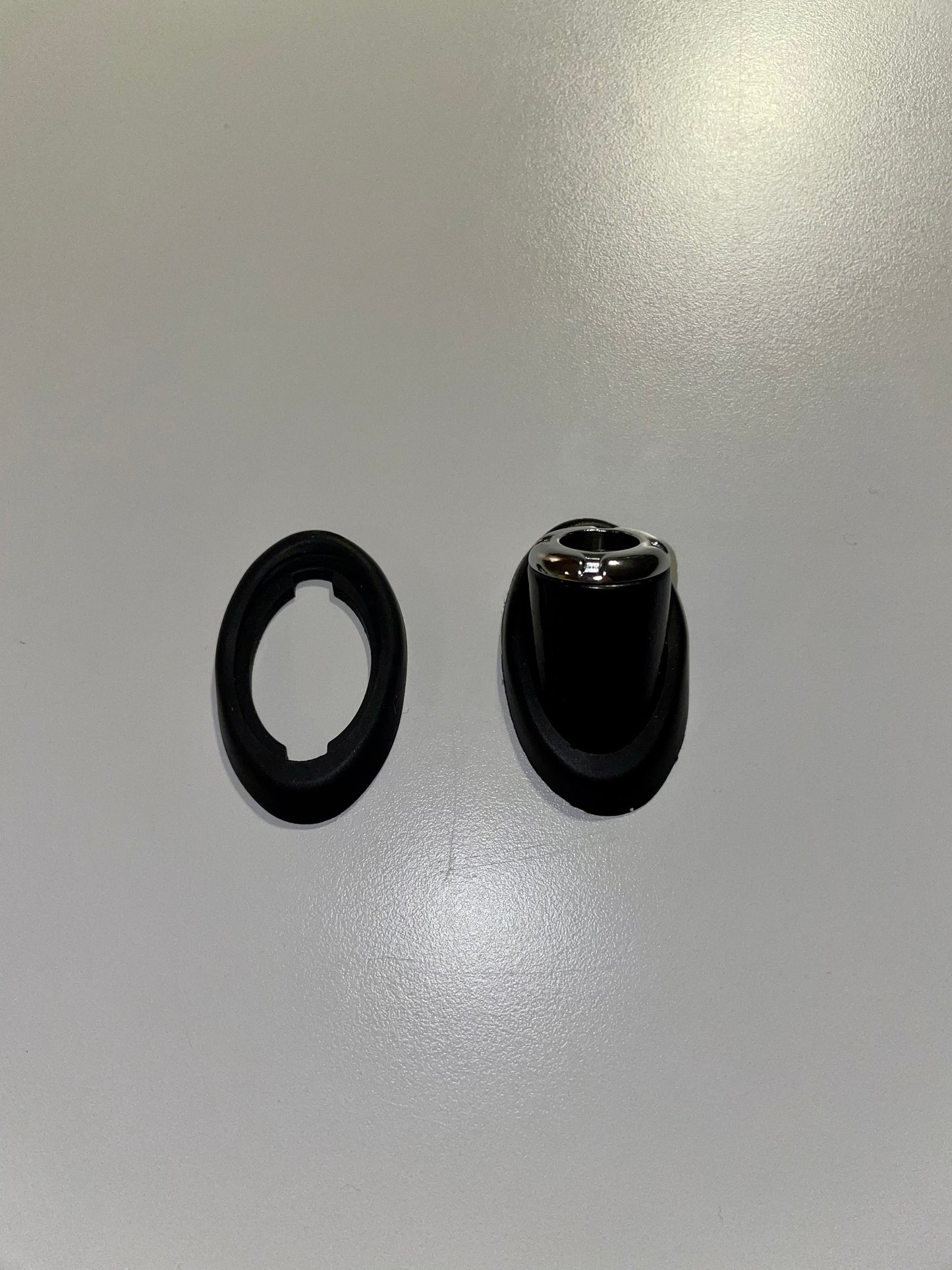 Toyota Celica Supra MKII antenna base and seal kit